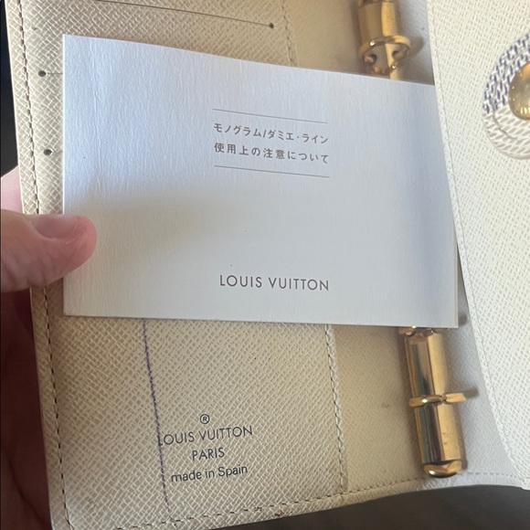 Louis Vuitton Damier Azur Agenda in Cream and Gray preloved - Picture 6 of 6